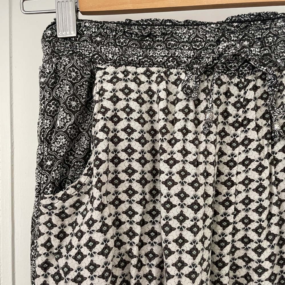 American Eagle Pattern Drawstring Pants - Picture 3 of 6